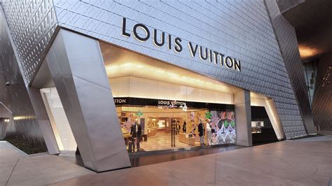 louis vuitton cosmopolitan las vegas|louis vuitton las vegas locations.